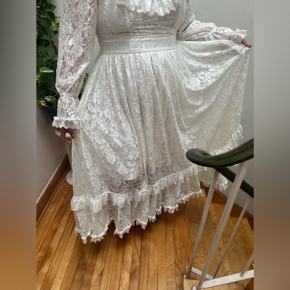 White Victorian Vintage Wedding Dress Edwardian Bridal Dress Premium Lace (1900) - Picture 6 of 10